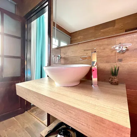 Apartamento 4 Con Wifi, Banera Hidromasaje Y Acceso A La Piscina Y Vista Espectacular Apartment Tinajo
