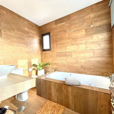 Apartamento 4 Con Wifi, Banera Hidromasaje Y Acceso A La Piscina Y Vista Espectacular * Tinajo