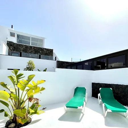 Apartamento 4 Con Wifi, Banera Hidromasaje Y Acceso A La Piscina Y Vista Espectacular * Tinajo