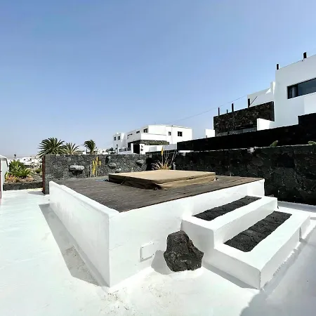 Apartamento 4 Con Wifi, Banera Hidromasaje Y Acceso A La Piscina Y Vista Espectacular * Tinajo